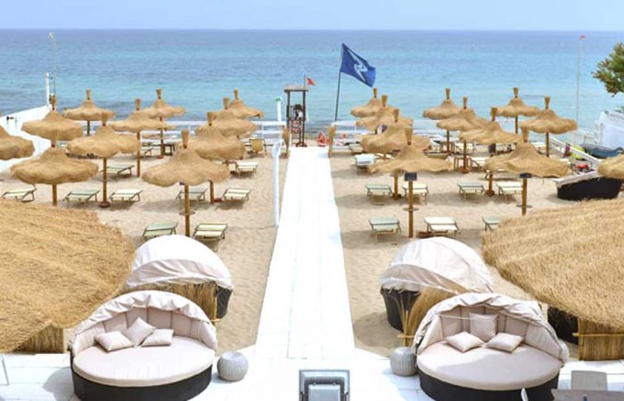 spiaggia attrezzata monopoli