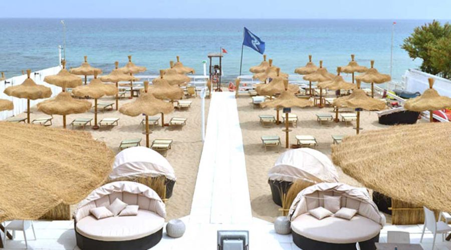 spiaggia attrezzata monopoli